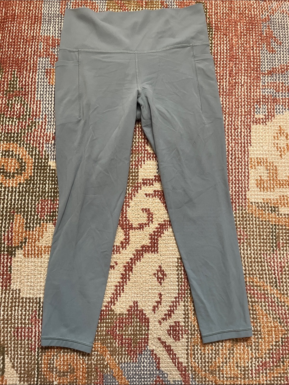 Athleta Salutation Stash Pocket II 7/8 Tight Blue Gray Size Medium M EUC